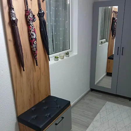 Mali Kutak Gradacac